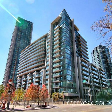 Lakefront Living Downtown Toronto - Free Parking, Gym, Indoor Pool Zewnętrze zdjęcie