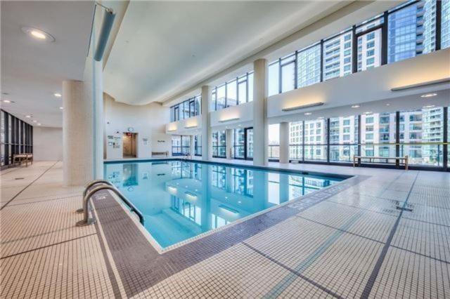 Lakefront Living Downtown Toronto - Free Parking, Gym, Indoor Pool Zewnętrze zdjęcie