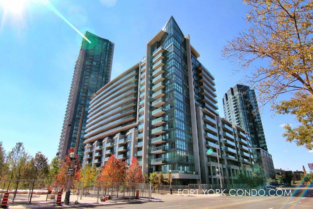 Lakefront Living Downtown Toronto - Free Parking, Gym, Indoor Pool Zewnętrze zdjęcie